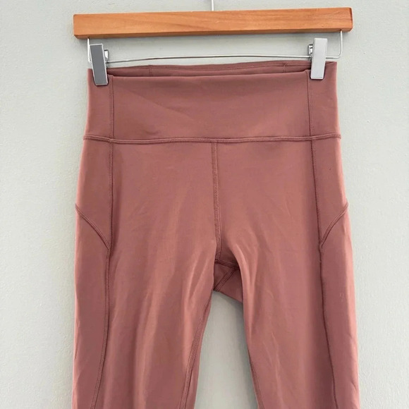 Lululemon In Movement Leggings 25" Everlux - Picture 4 of 9